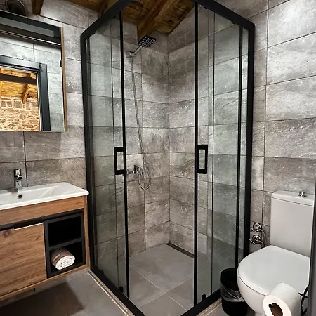 Vasvija Hotel *