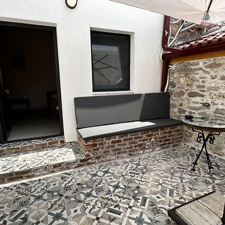 Vasvija Hotel *